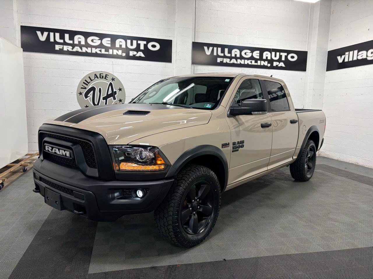 RAM 1500 Classic Warlock 4x4 Crew Cab 5'7" Box 2019