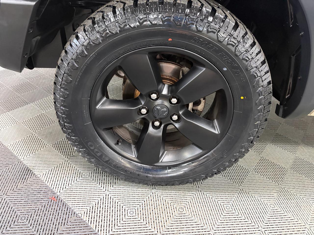 RAM 1500 Classic Warlock 4x4 Crew Cab 5'7" Box 2019
