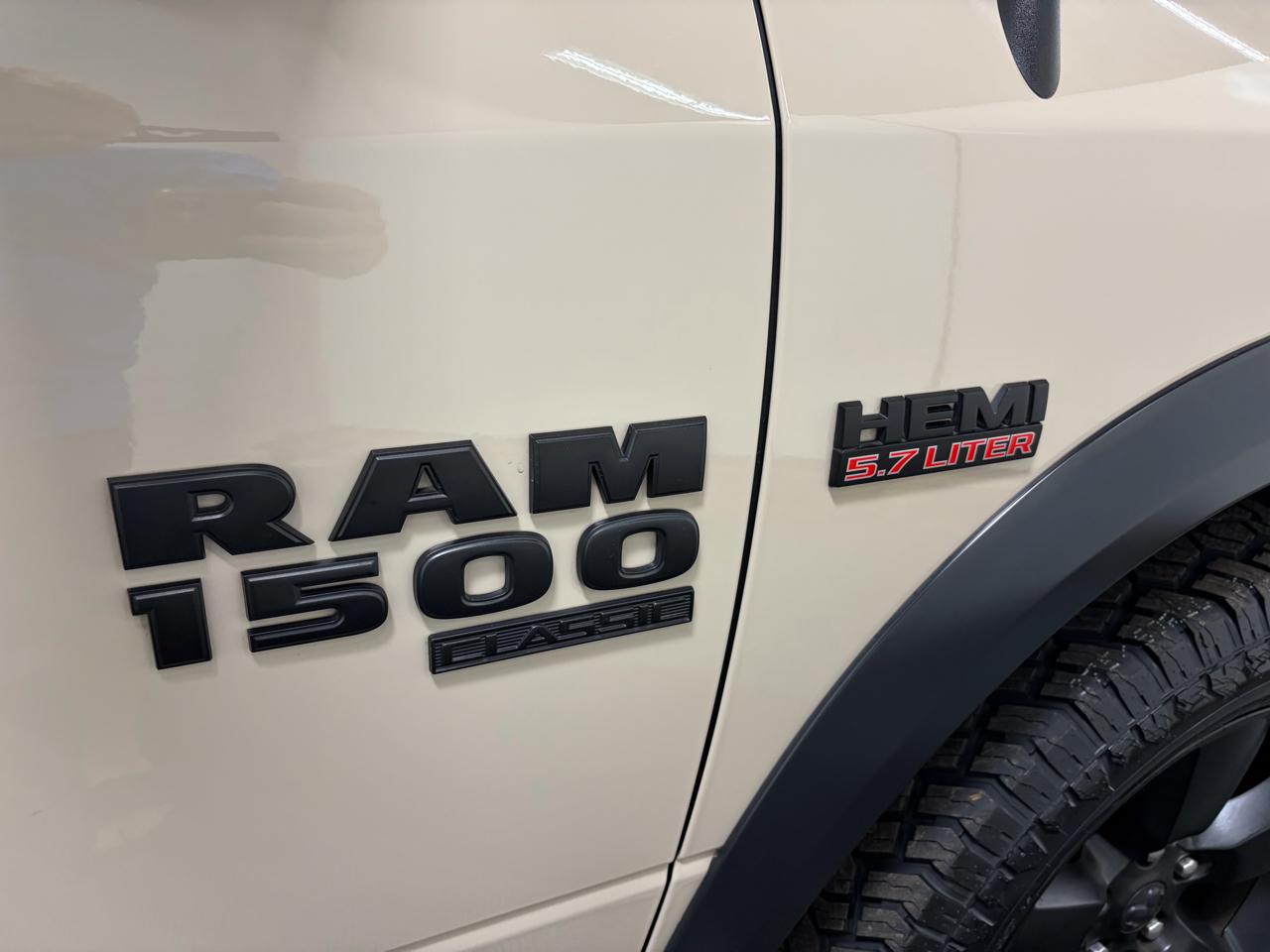 RAM 1500 Classic Warlock 4x4 Crew Cab 5'7" Box 2019