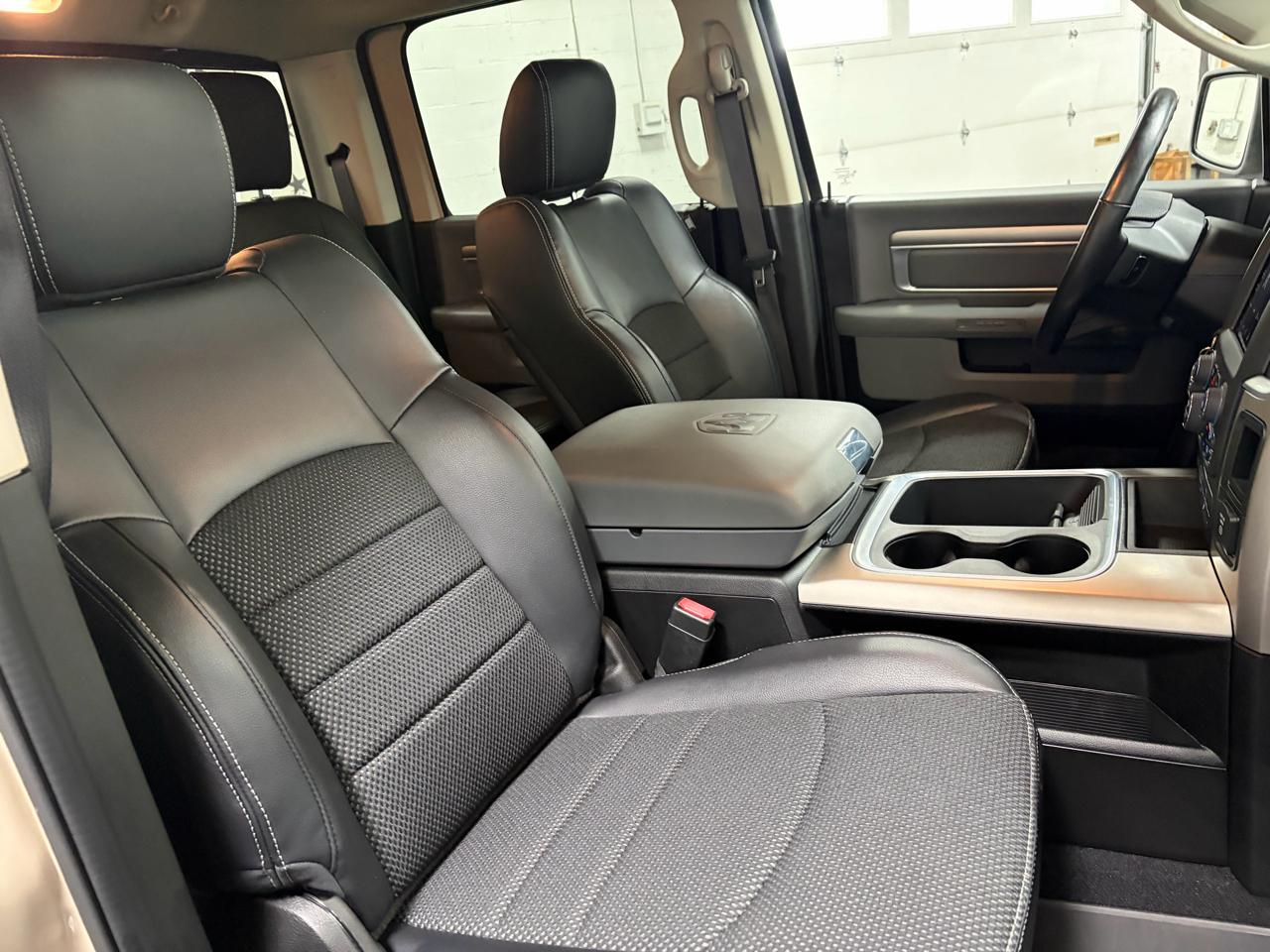RAM 1500 Classic Warlock 4x4 Crew Cab 5'7" Box 2019
