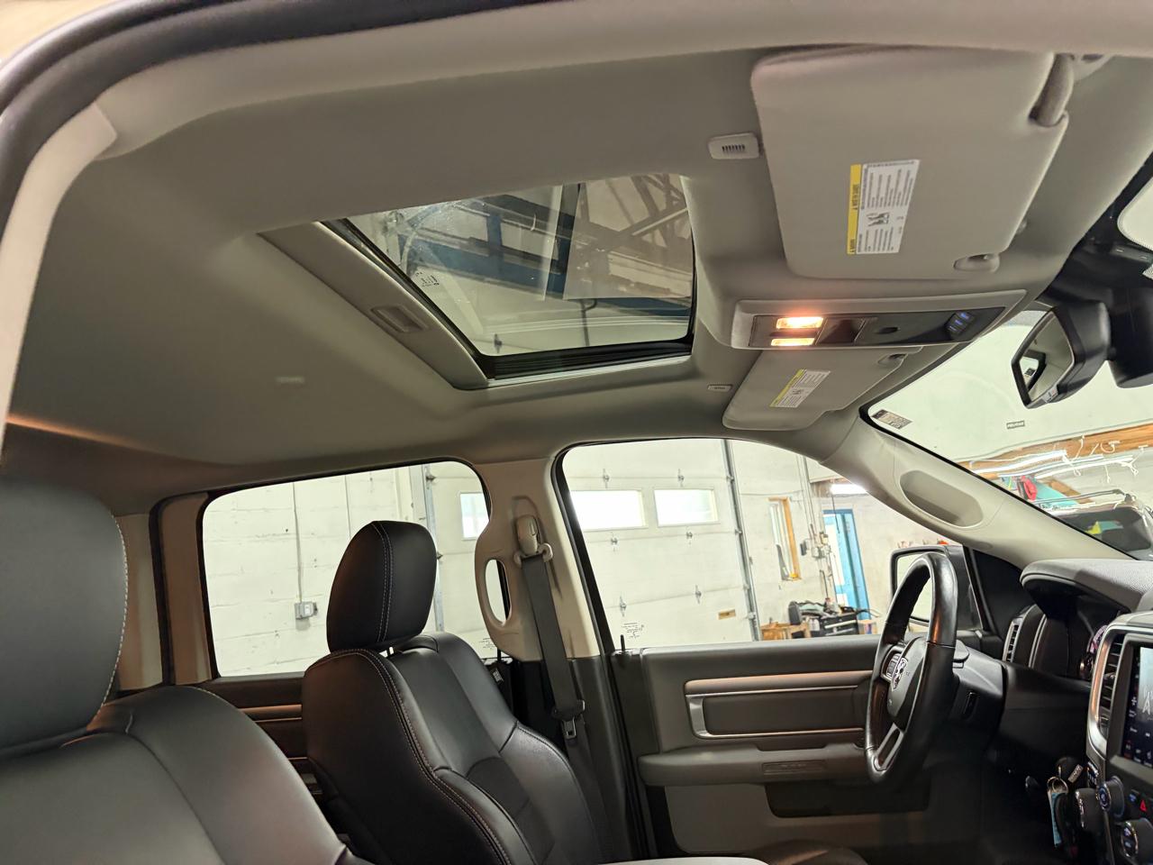 RAM 1500 Classic Warlock 4x4 Crew Cab 5'7" Box 2019