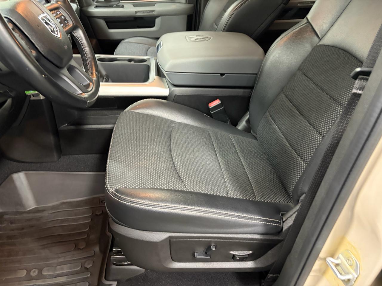 RAM 1500 Classic Warlock 4x4 Crew Cab 5'7" Box 2019