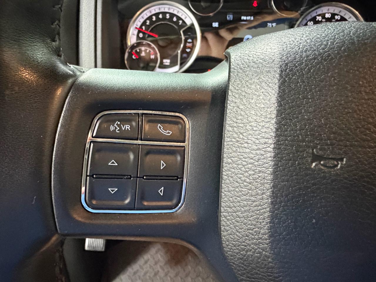 RAM 1500 Classic Warlock 4x4 Crew Cab 5'7" Box 2019