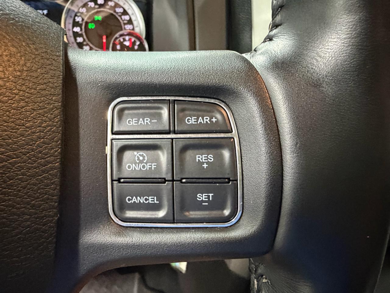 RAM 1500 Classic Warlock 4x4 Crew Cab 5'7" Box 2019