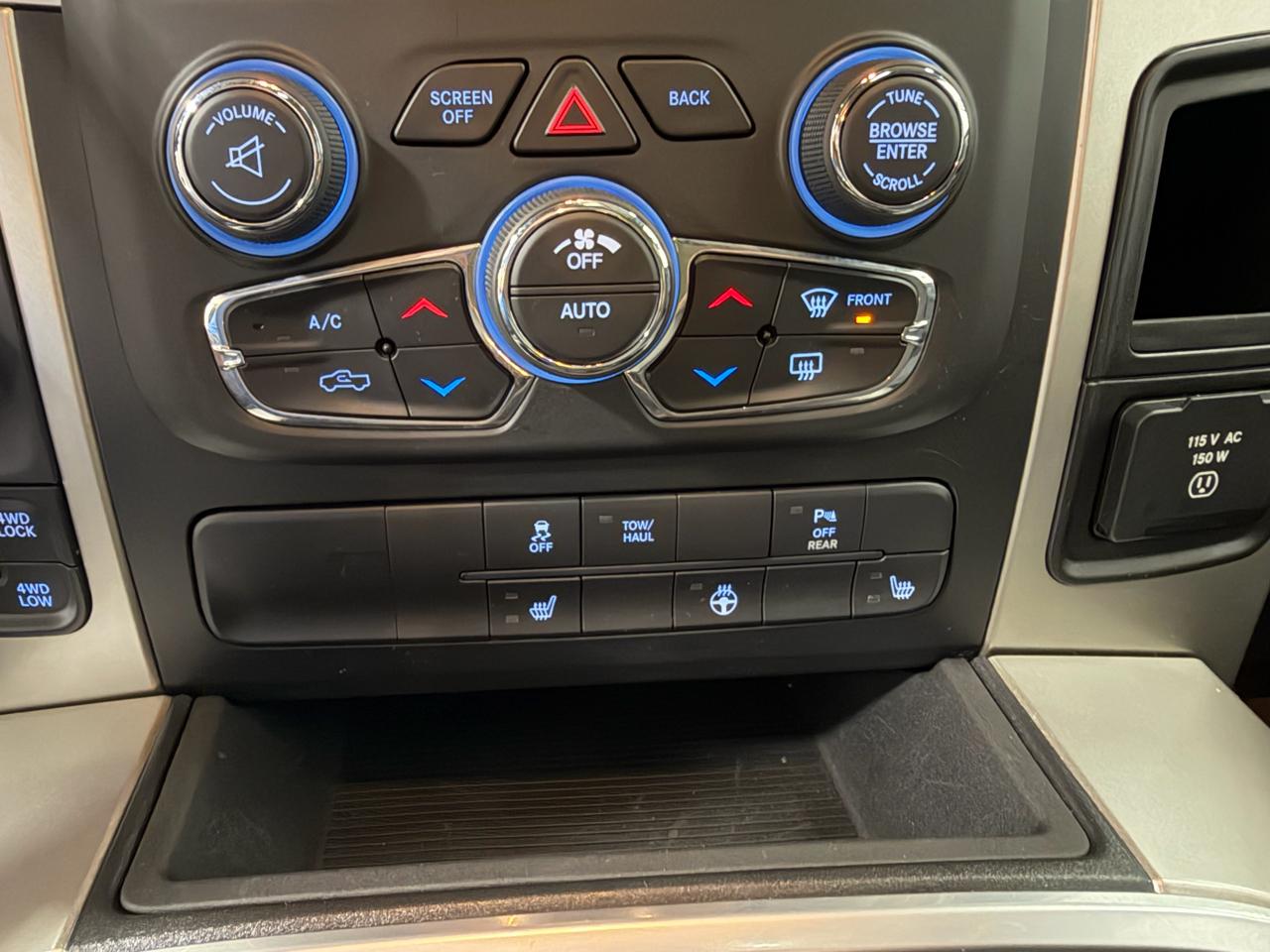 RAM 1500 Classic Warlock 4x4 Crew Cab 5'7" Box 2019