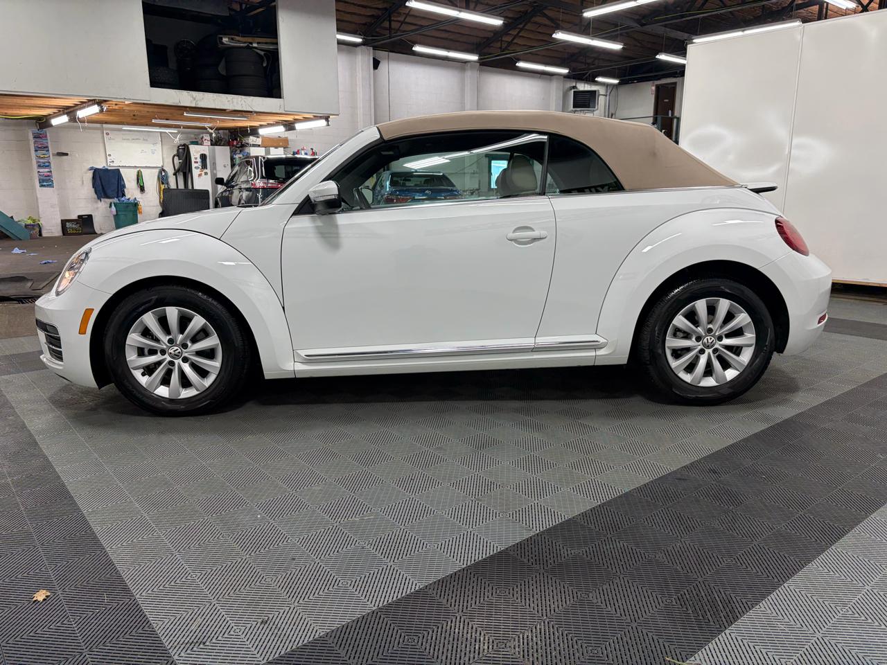 Volkswagen Beetle 2.0T SE Convertible 2018