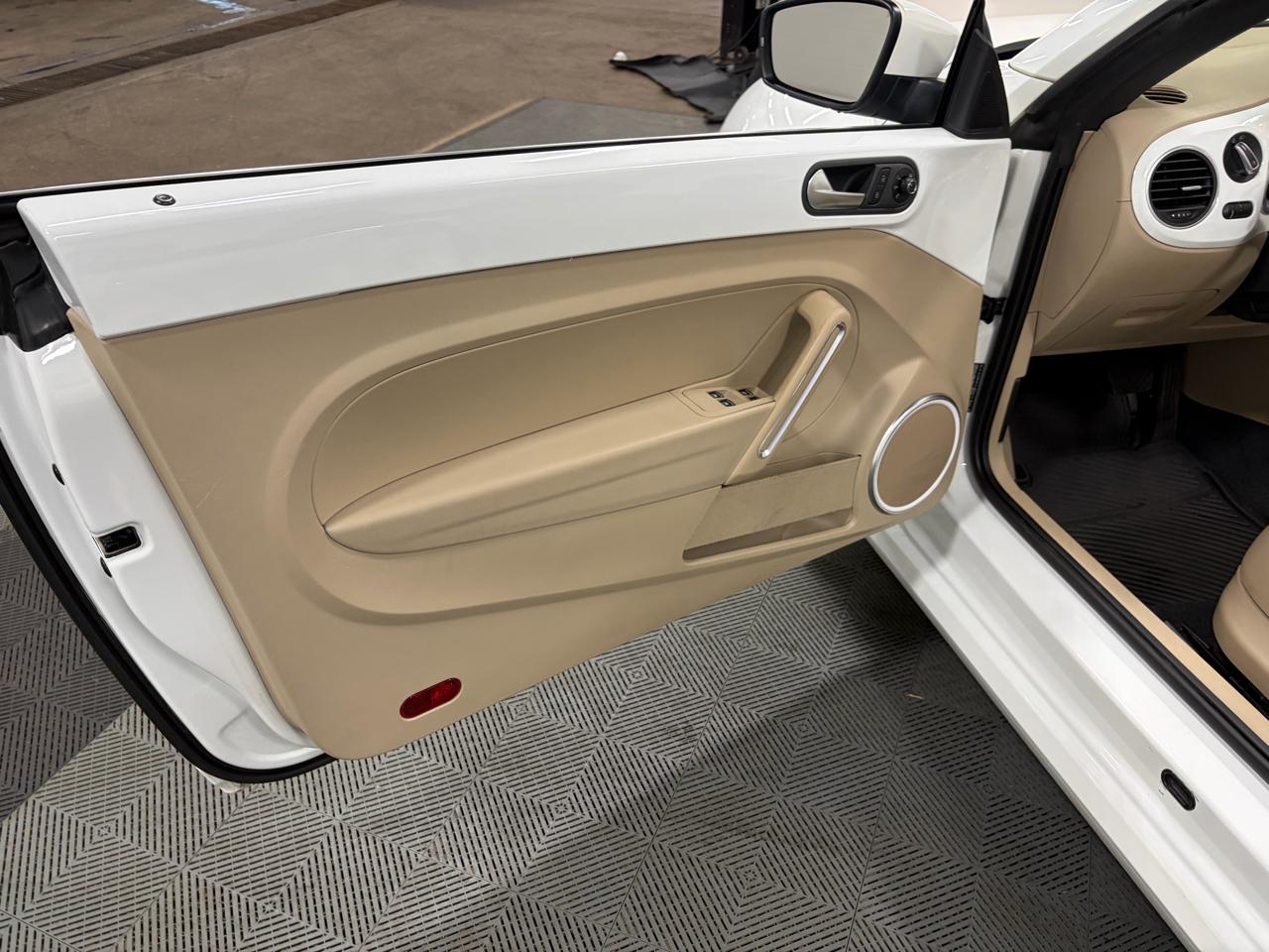 Volkswagen Beetle 2.0T SE Convertible 2018
