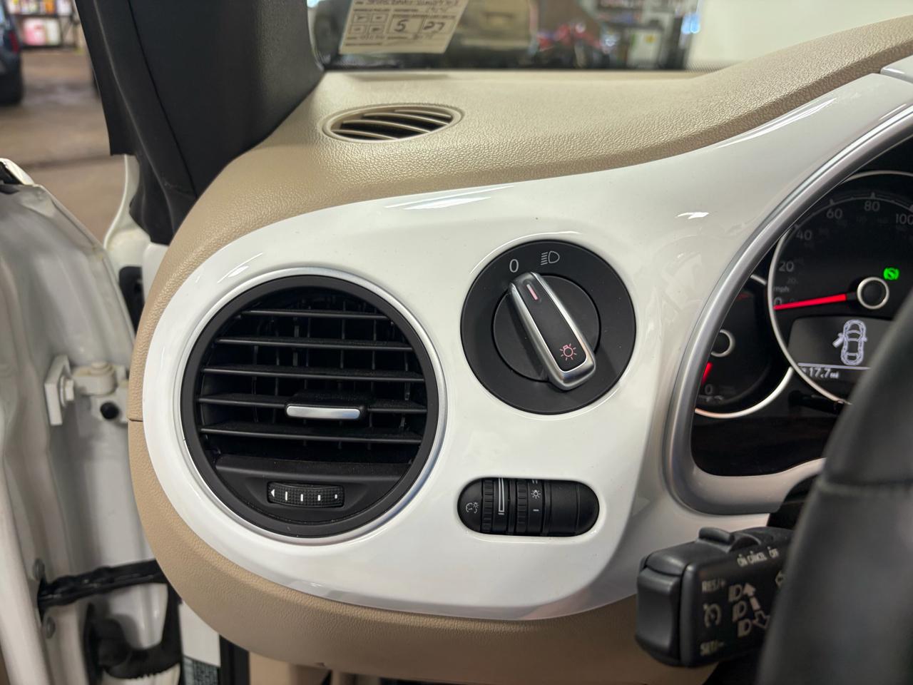 Volkswagen Beetle 2.0T SE Convertible 2018