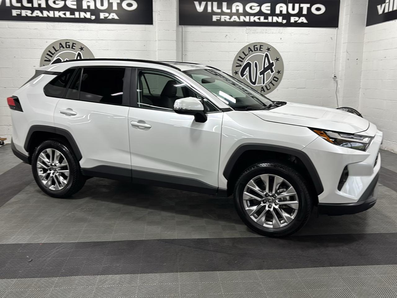 Toyota RAV4 XLE Premium AWD 2025