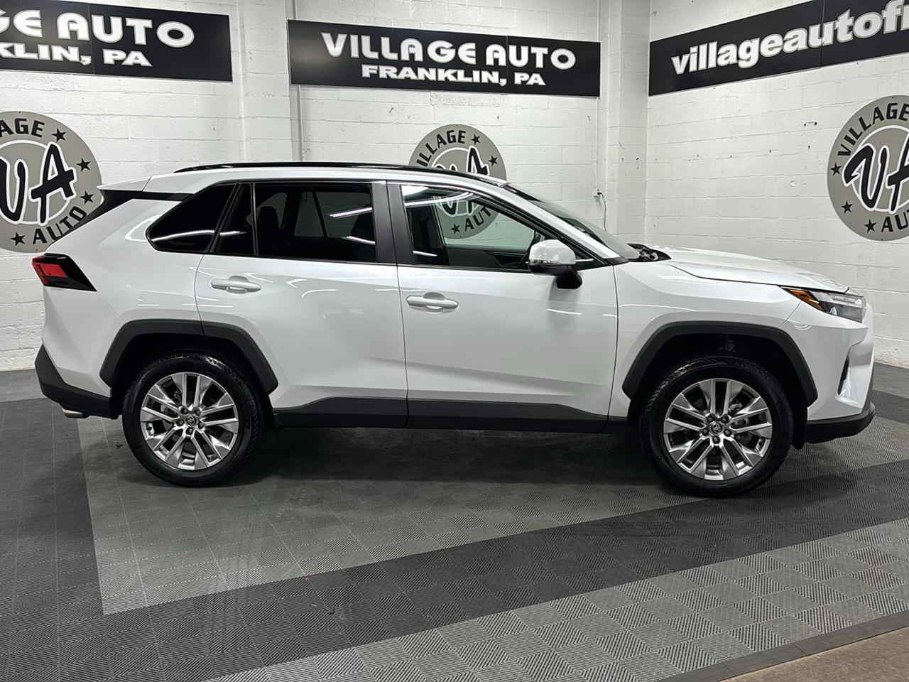 Toyota RAV4 XLE Premium AWD 2025