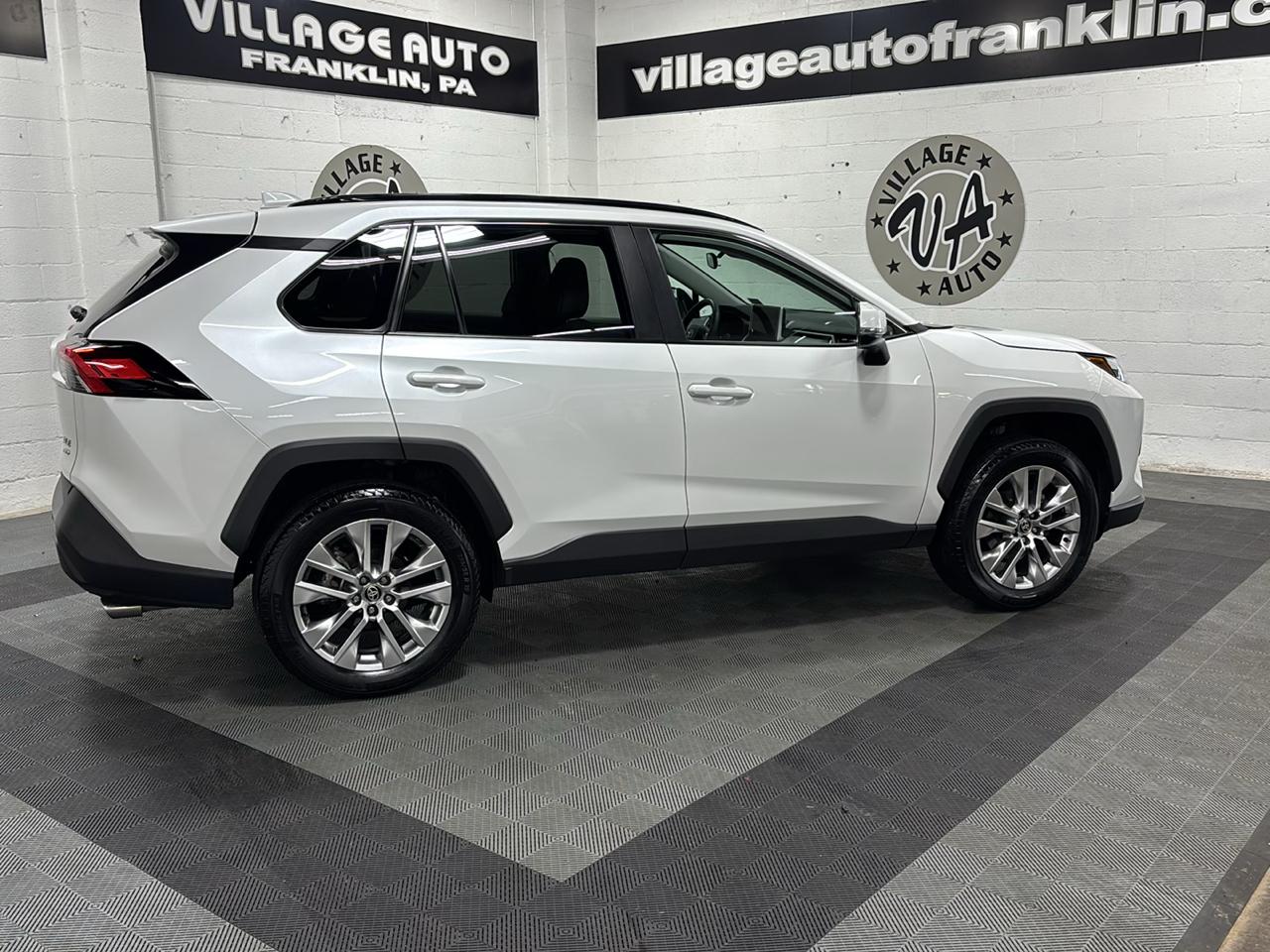 Toyota RAV4 XLE Premium AWD 2025