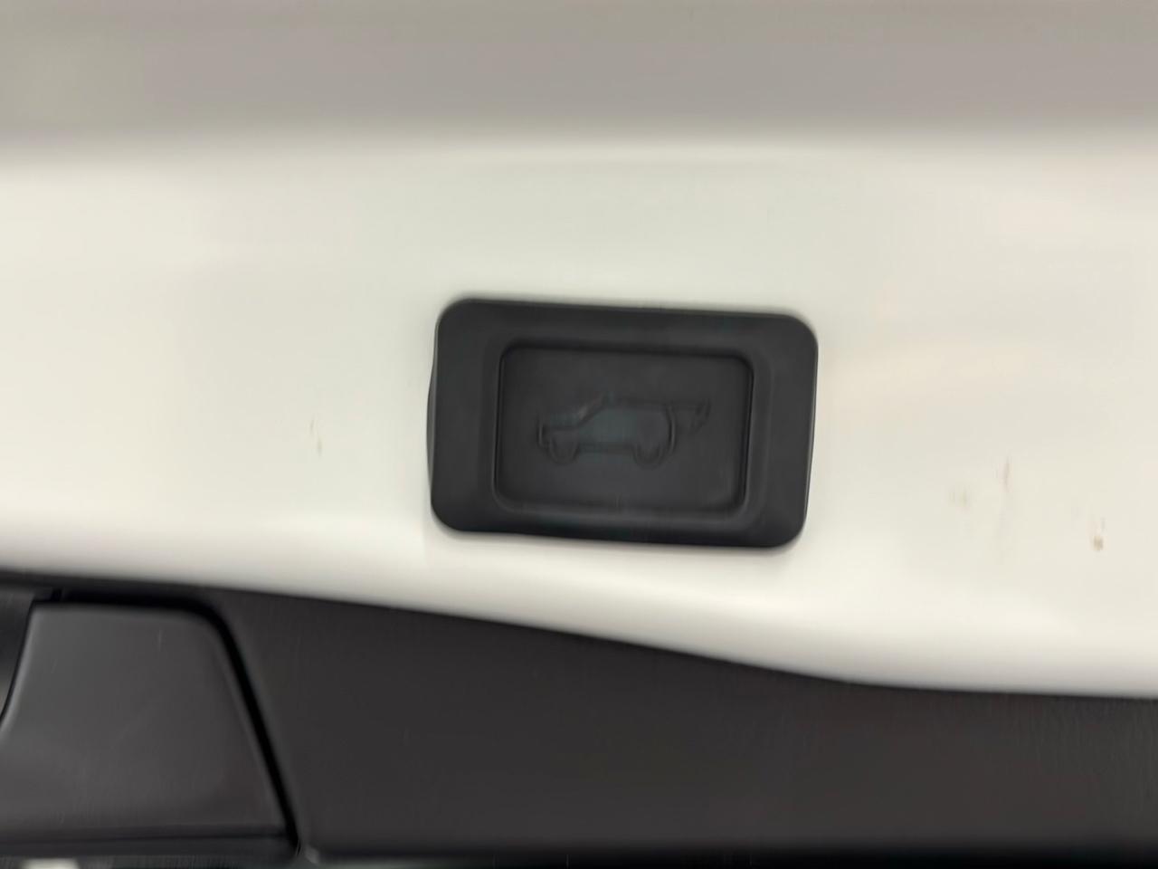 Toyota RAV4 XLE Premium AWD 2025