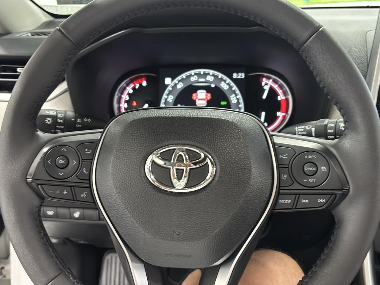 Toyota RAV4 XLE Premium AWD 2025