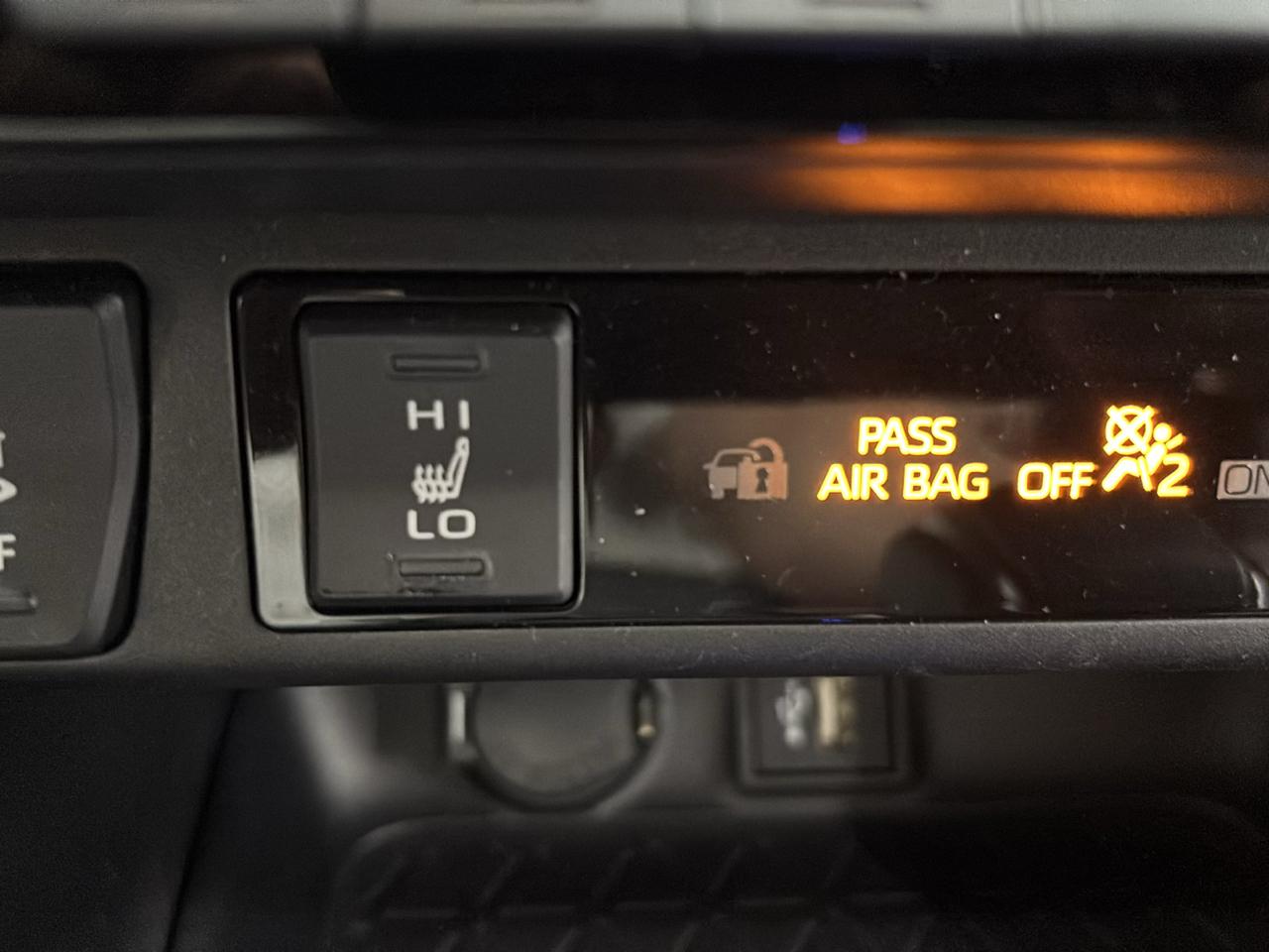 Toyota RAV4 XLE Premium AWD 2025