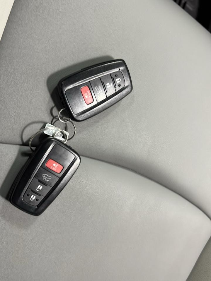 Toyota RAV4 XLE Premium AWD 2025