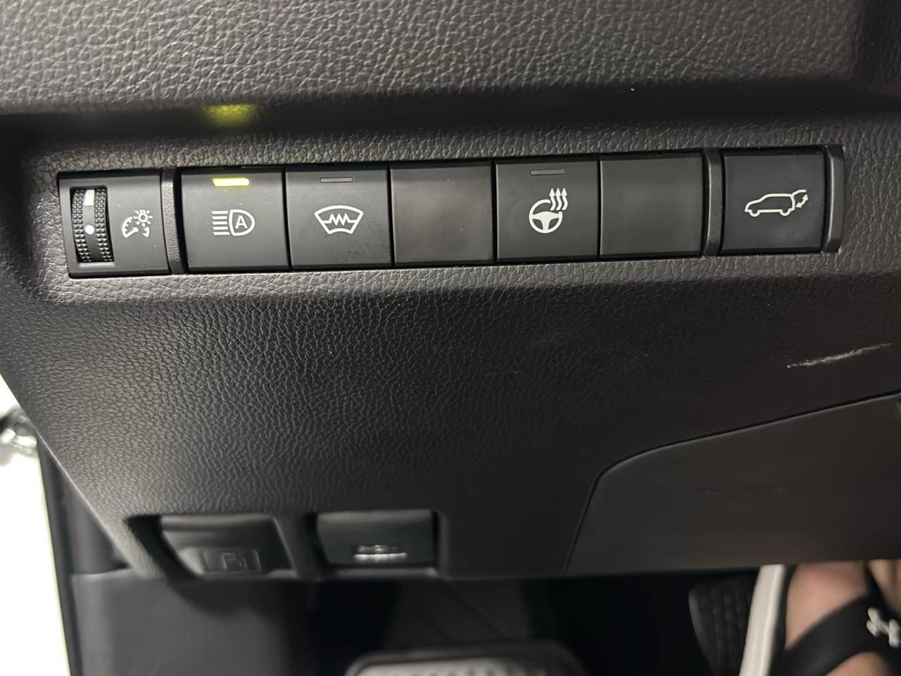 Toyota RAV4 XLE Premium AWD 2025