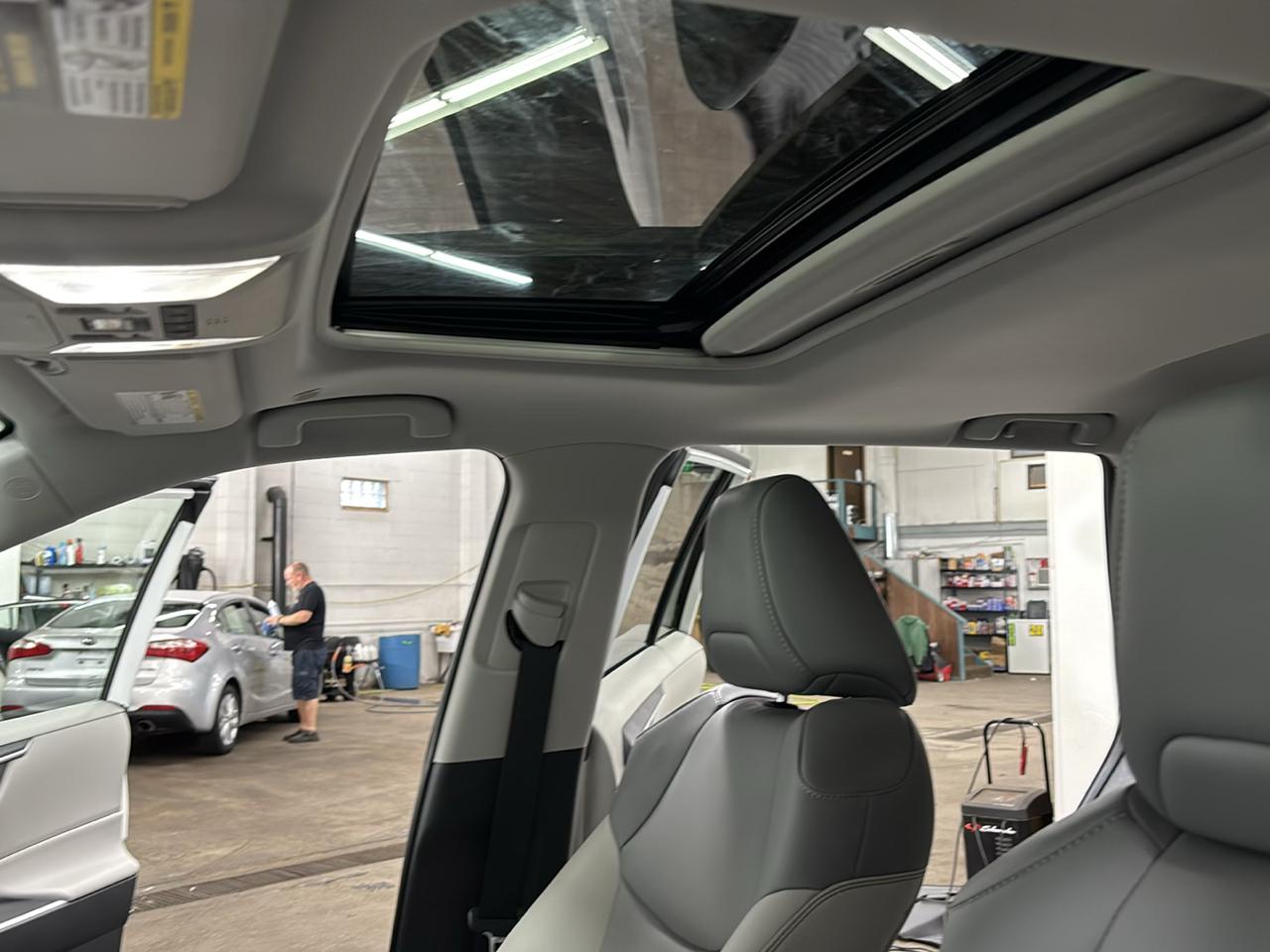Toyota RAV4 XLE Premium AWD 2025