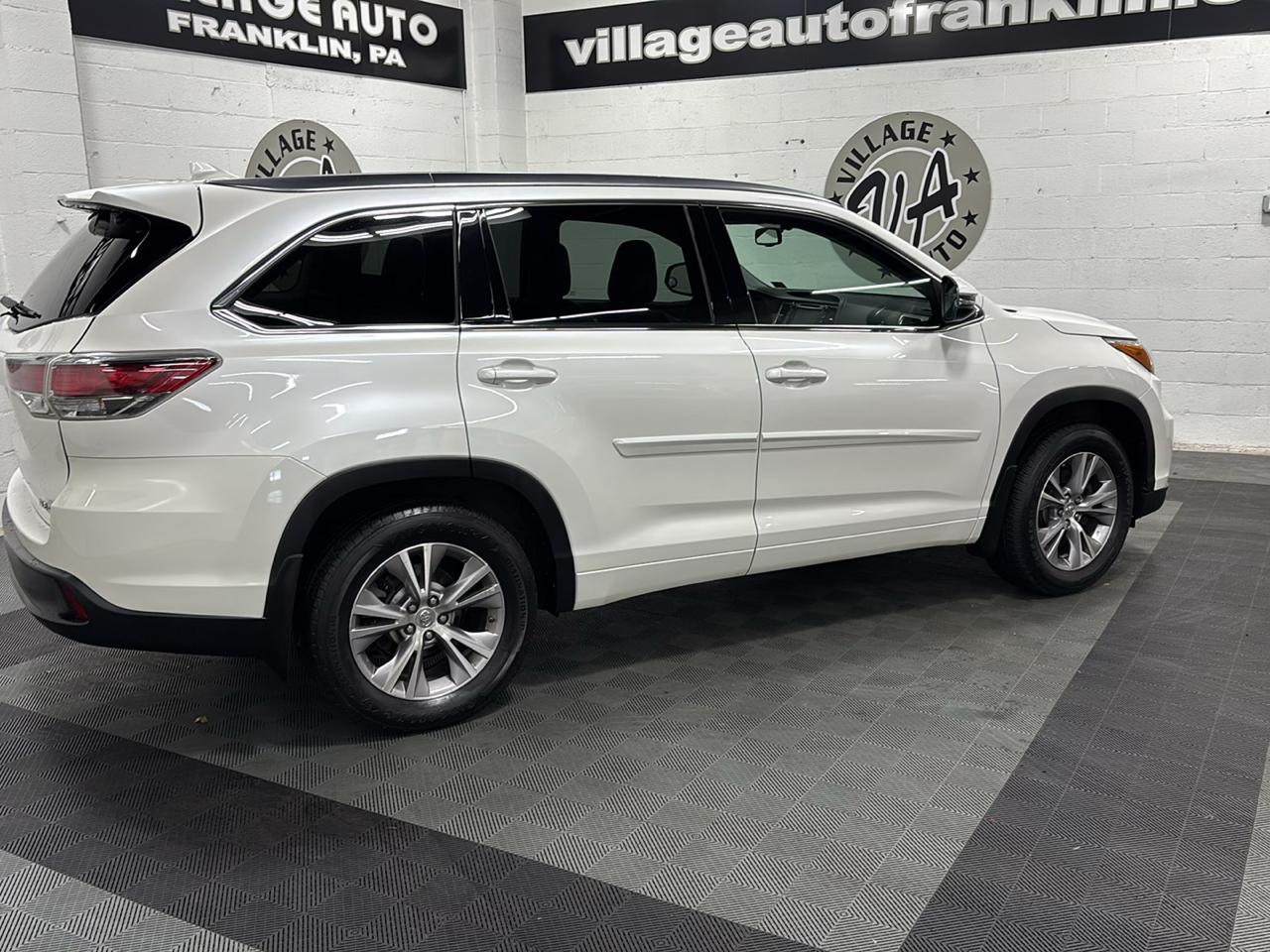 Toyota Highlander XLE AWD V6 2015