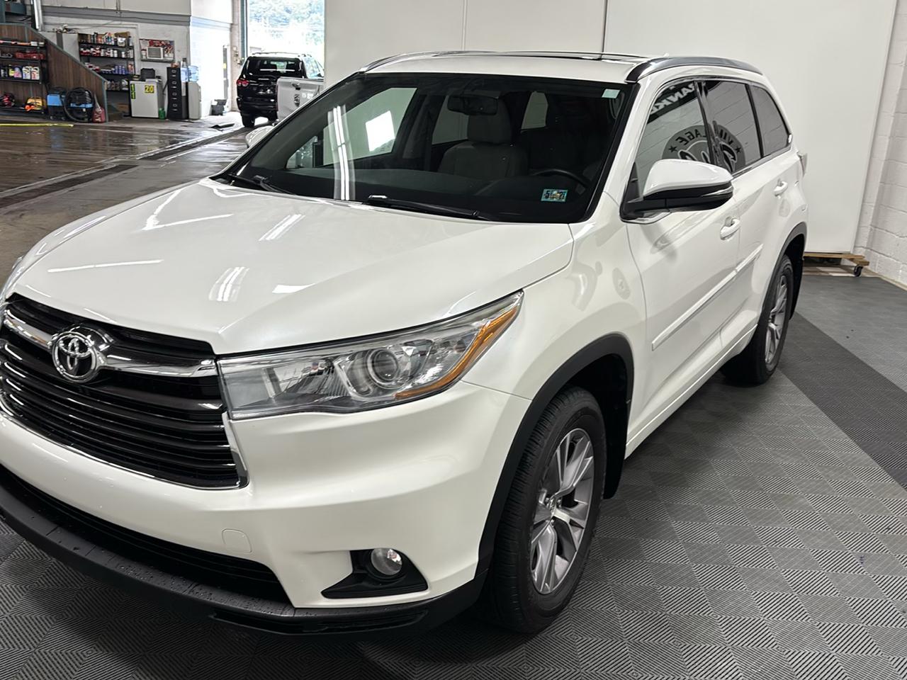 Toyota Highlander XLE AWD V6 2015