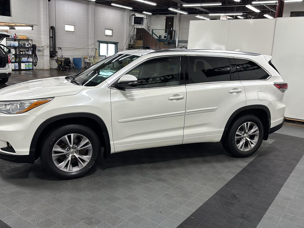 Toyota Highlander XLE AWD V6 2015