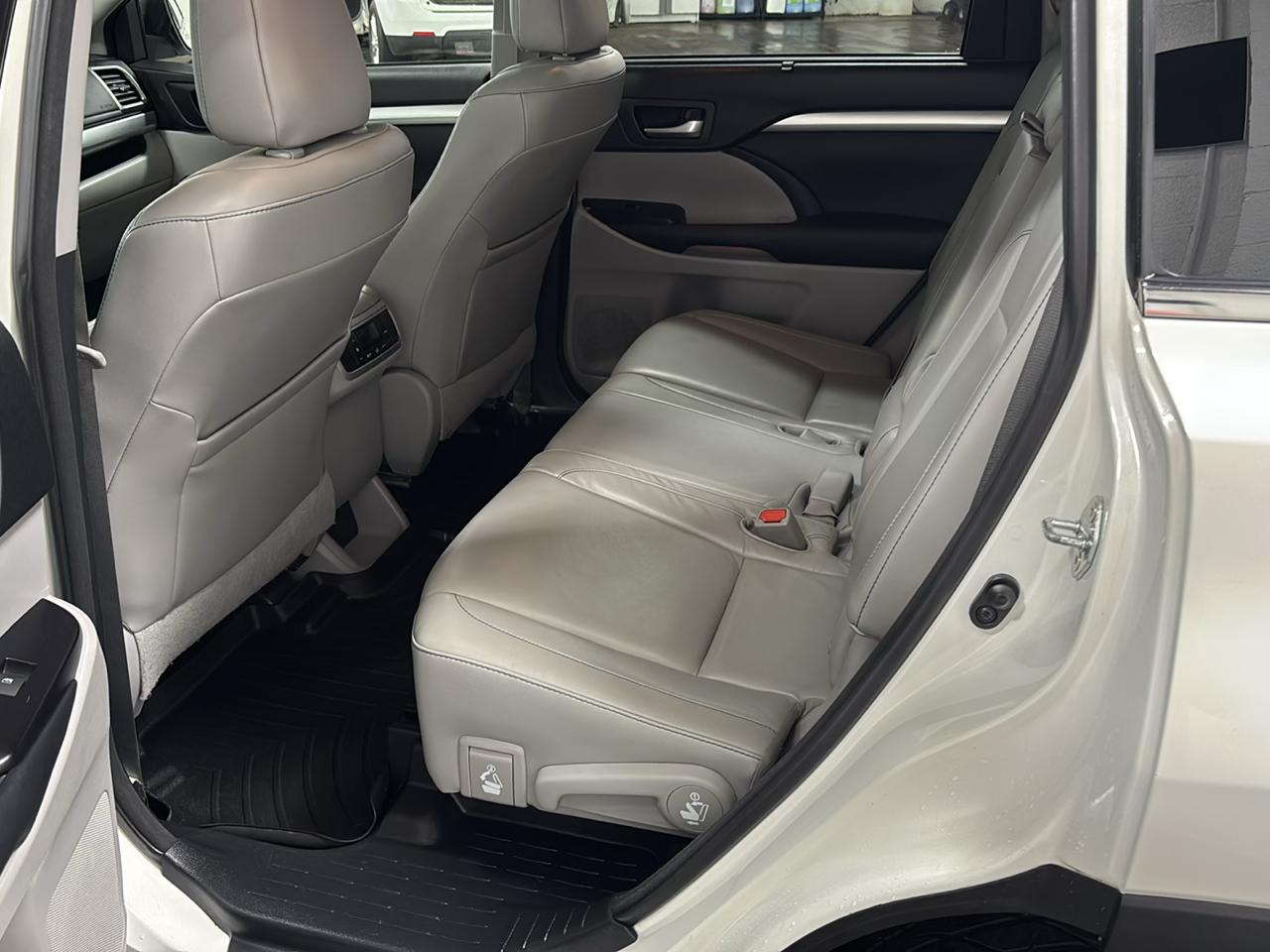 Toyota Highlander XLE AWD V6 2015