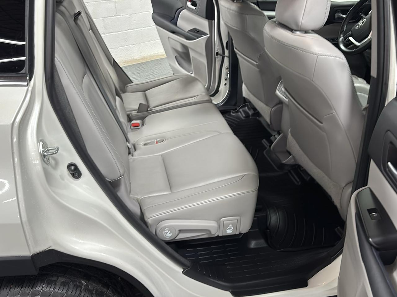 Toyota Highlander XLE AWD V6 2015