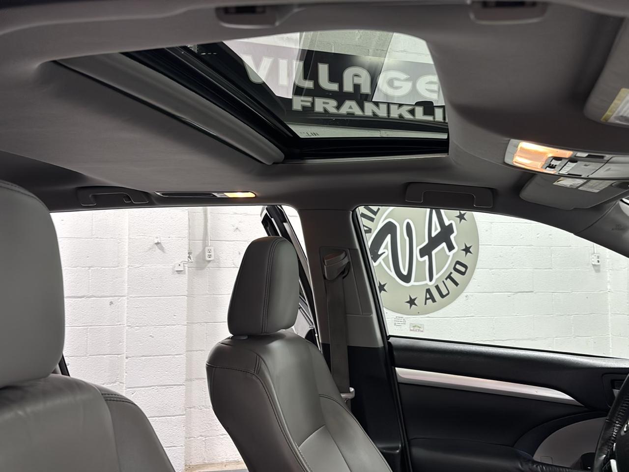 Toyota Highlander XLE AWD V6 2015