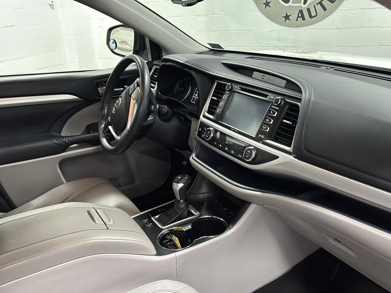 Toyota Highlander XLE AWD V6 2015