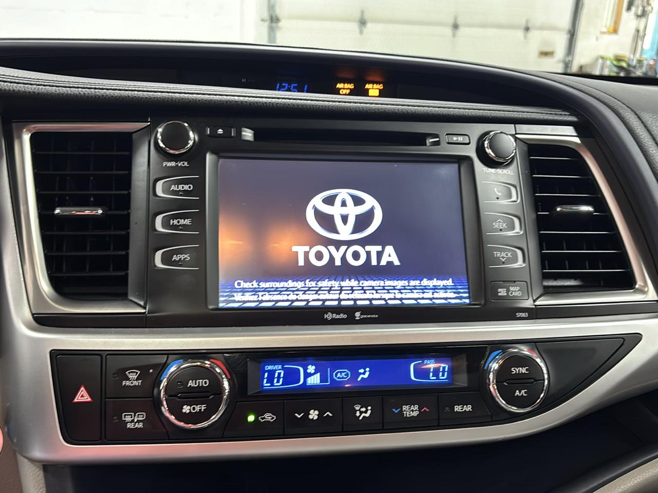 Toyota Highlander XLE AWD V6 2015