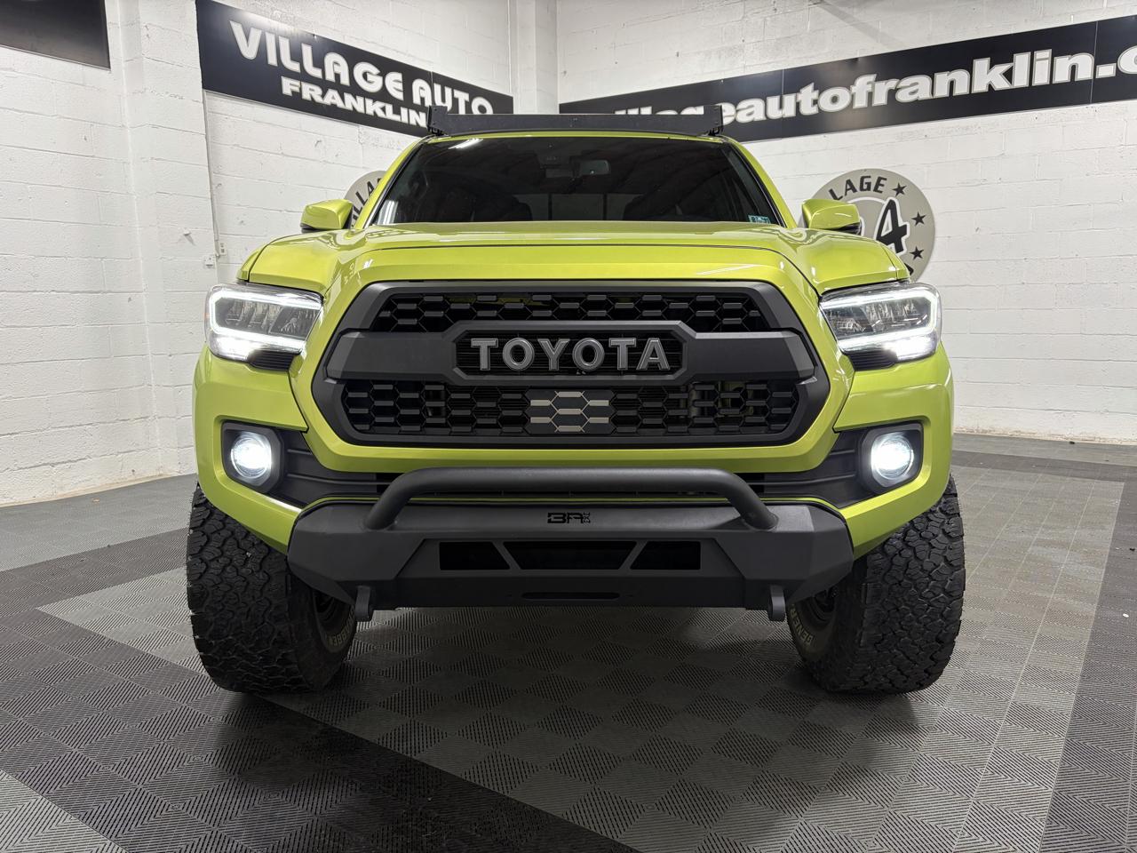 Toyota Tacoma 4WD Double Cab V6 MT TRD Off Road (Natl) 2023