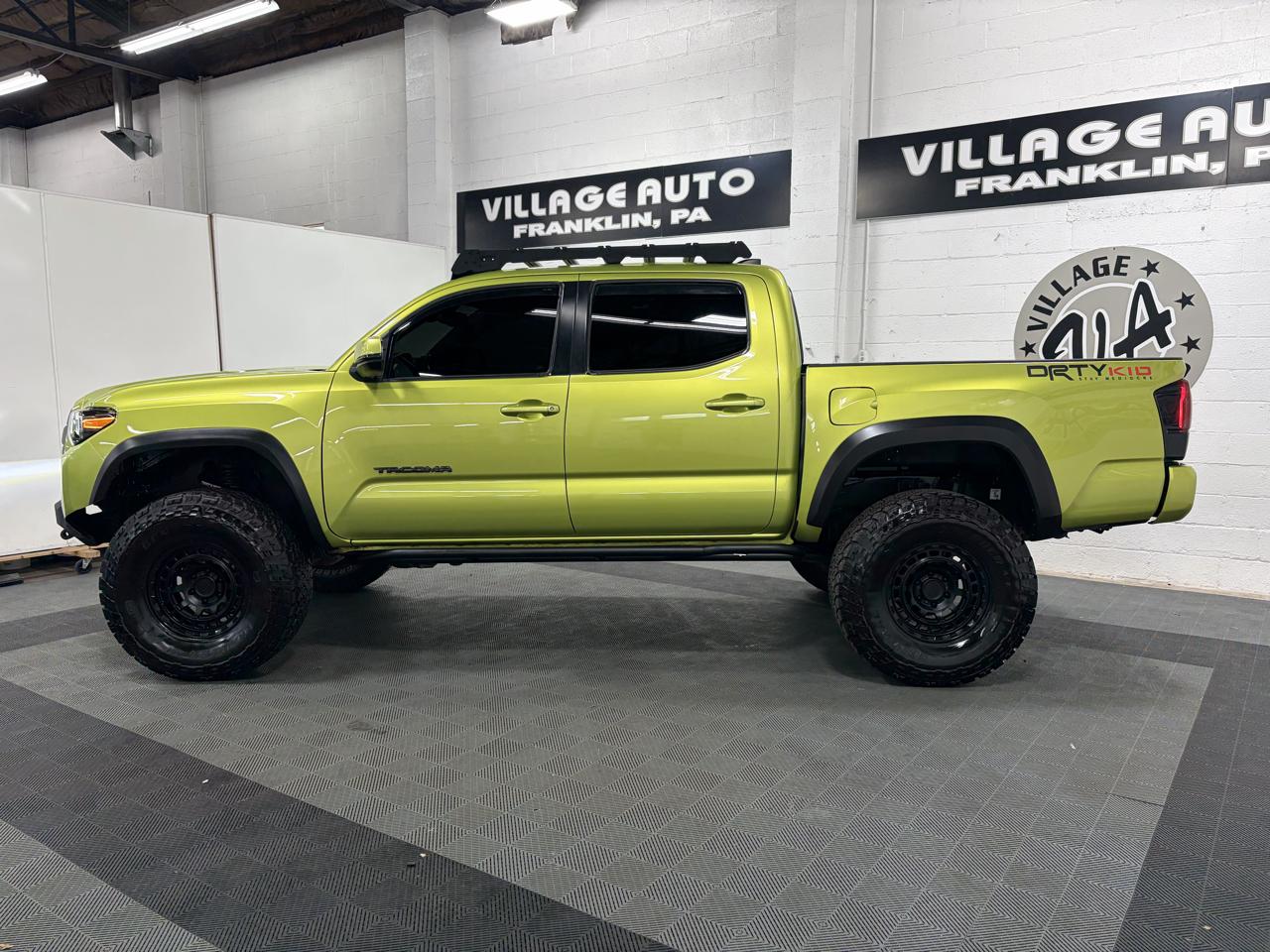 Toyota Tacoma 4WD Double Cab V6 MT TRD Off Road (Natl) 2023