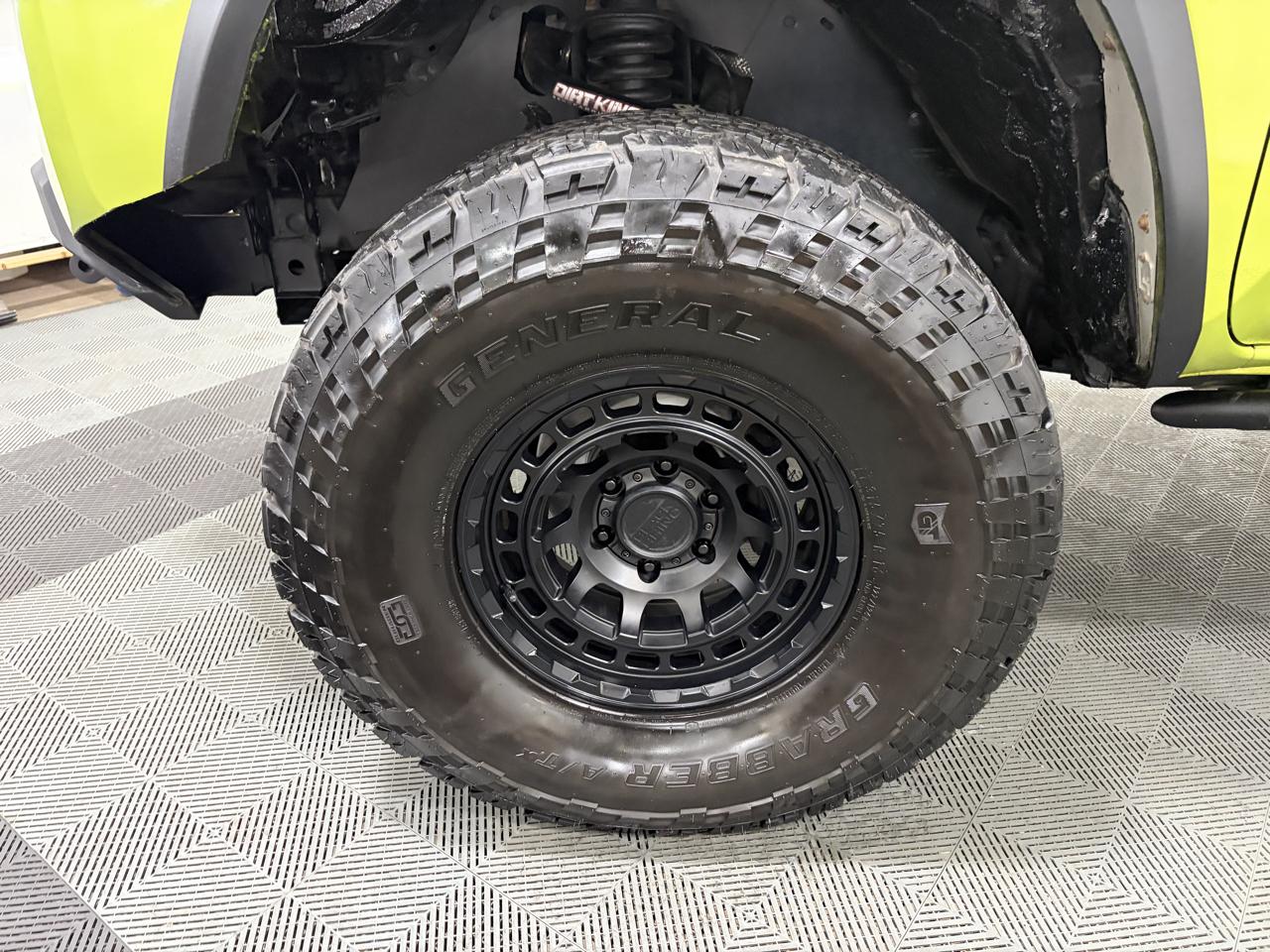 Toyota Tacoma 4WD Double Cab V6 MT TRD Off Road (Natl) 2023