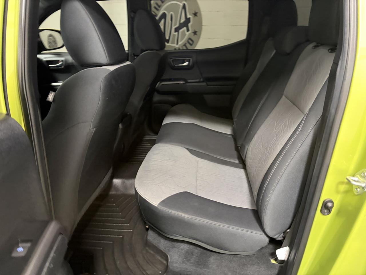 Toyota Tacoma 4WD Double Cab V6 MT TRD Off Road (Natl) 2023