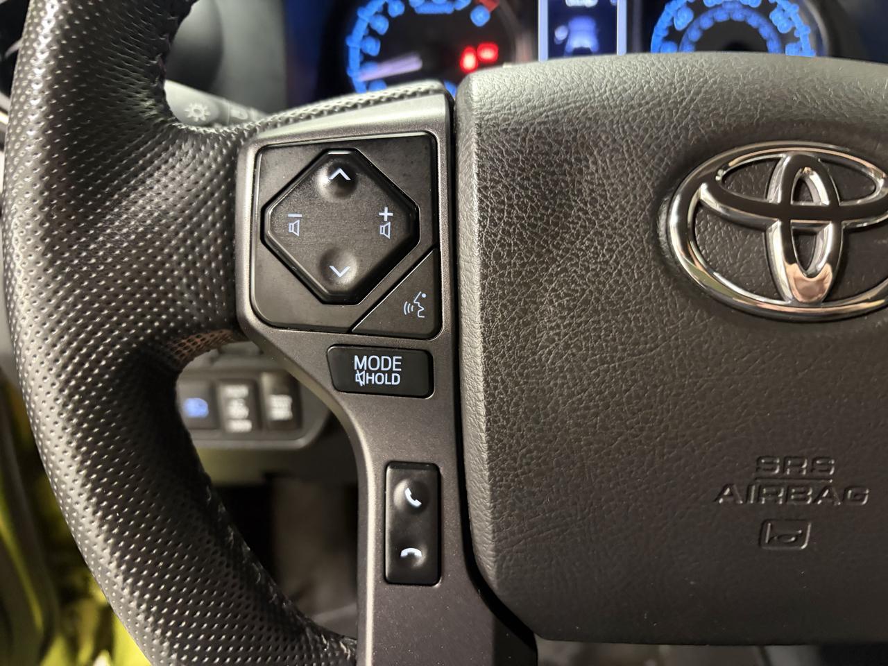 Toyota Tacoma 4WD Double Cab V6 MT TRD Off Road (Natl) 2023