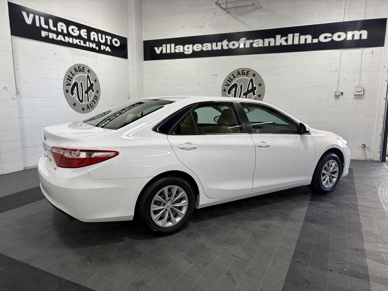 Toyota Camry 4dr Sedan LE 2016