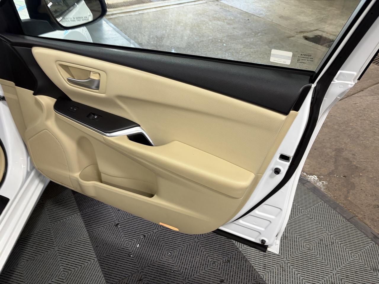 Toyota Camry 4dr Sedan LE 2016