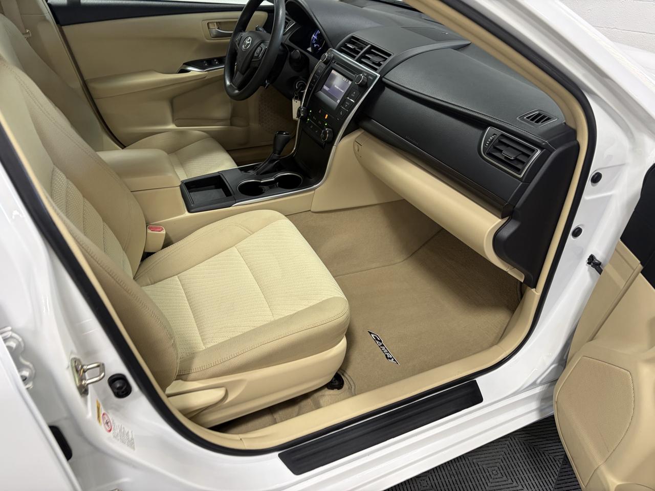 Toyota Camry 4dr Sedan LE 2016