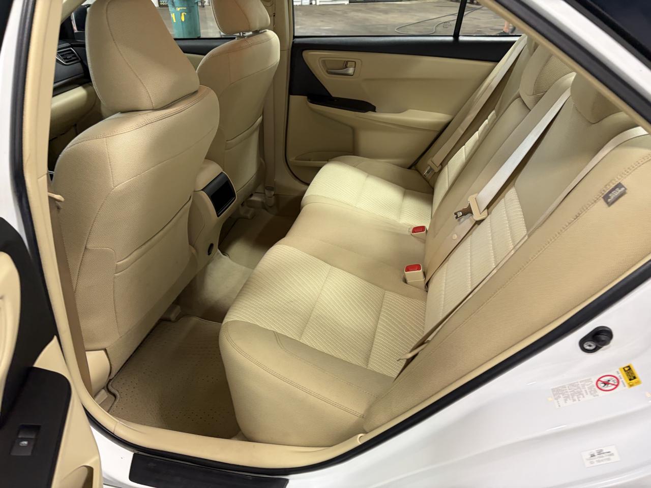 Toyota Camry 4dr Sedan LE 2016