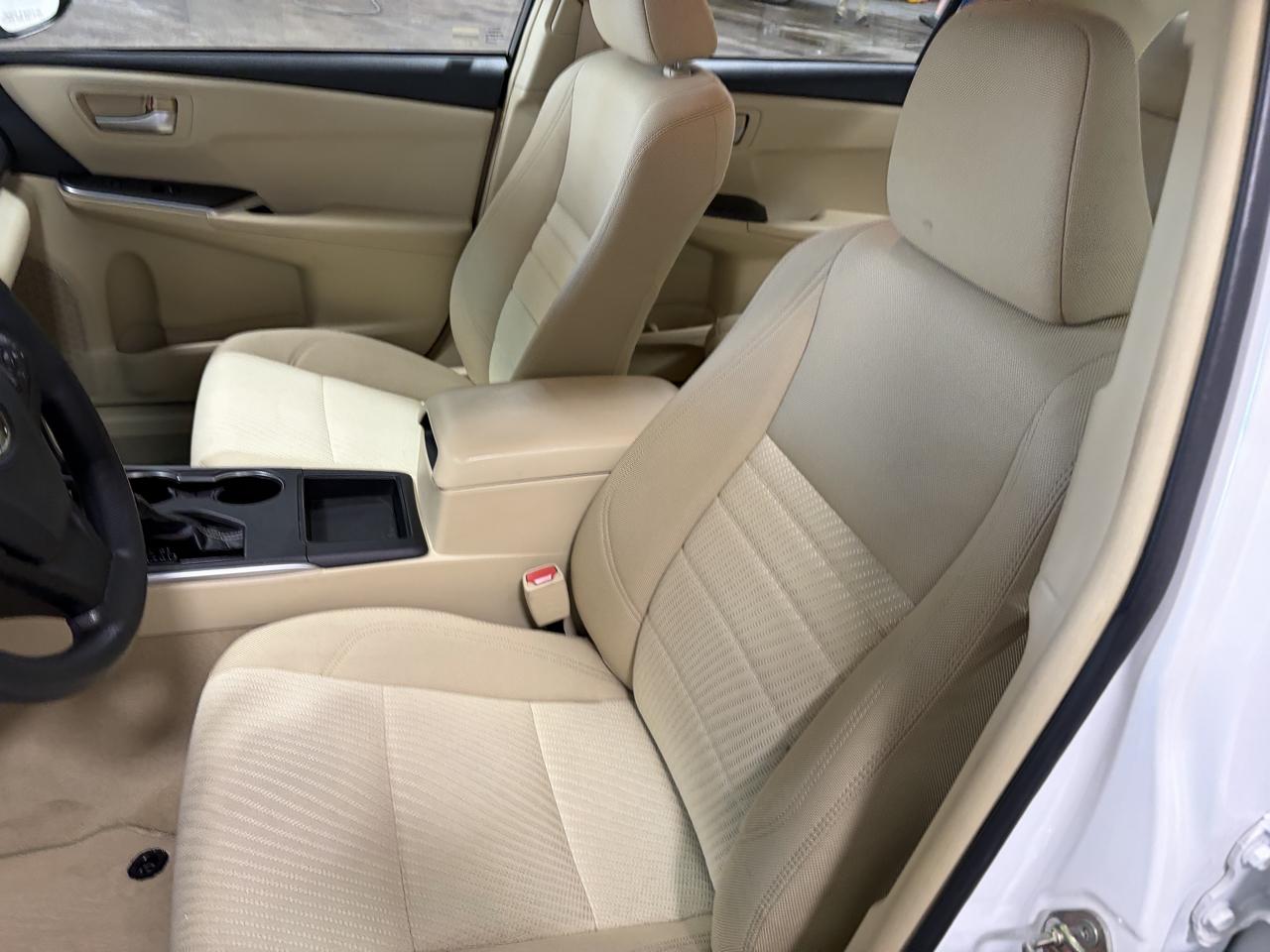 Toyota Camry 4dr Sedan LE 2016