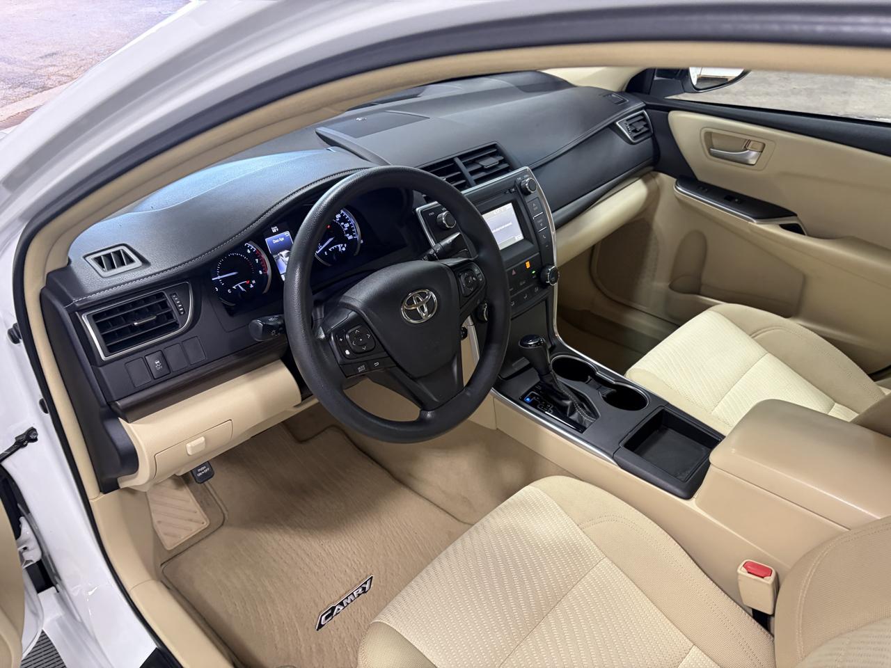 Toyota Camry 4dr Sedan LE 2016