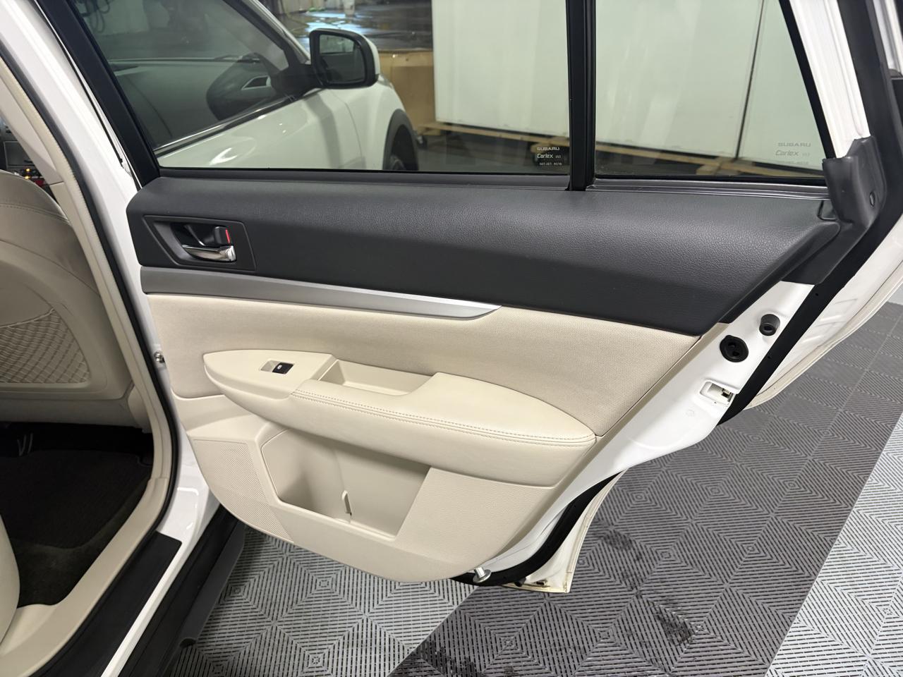 Subaru Outback 2.5i Premium 2014