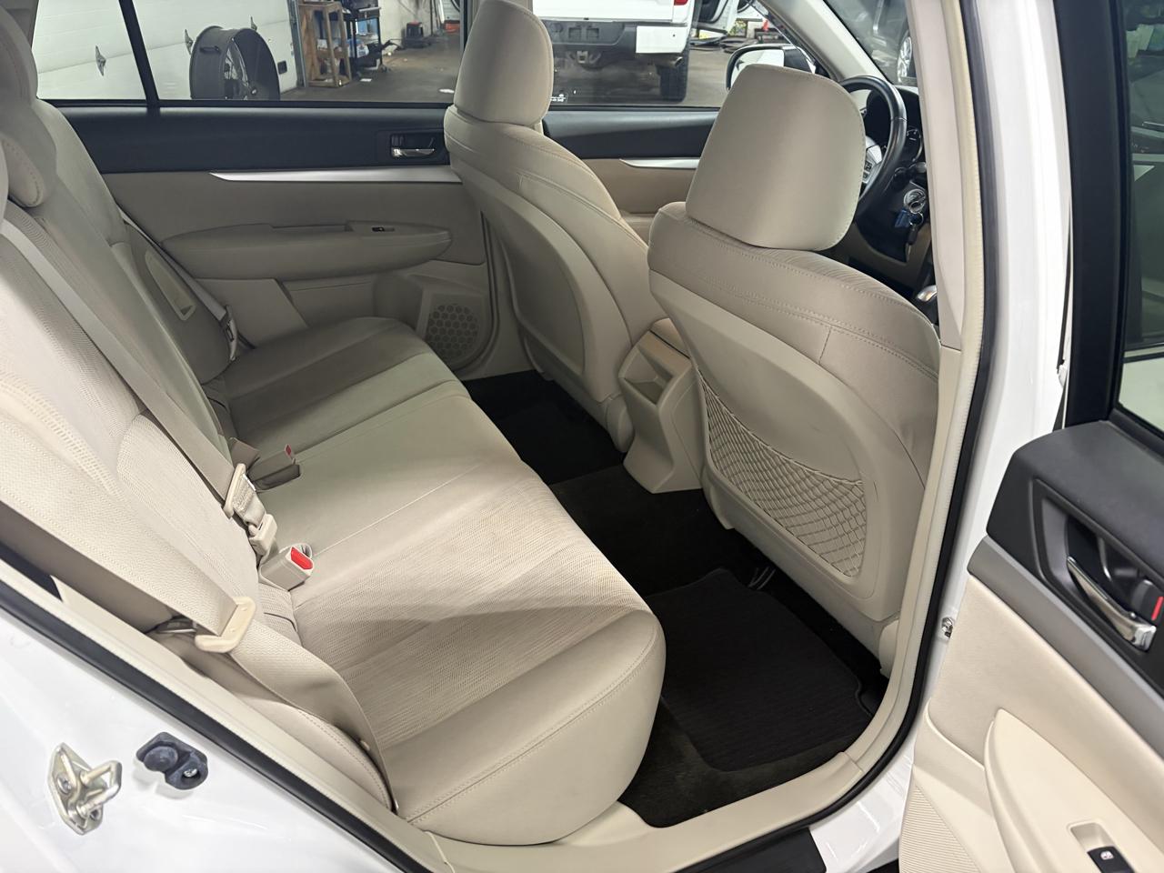 Subaru Outback 2.5i Premium 2014