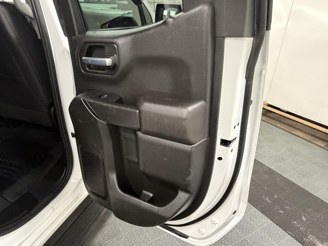 GMC Sierra 1500 4WD Double Cab 147" Pro 2023