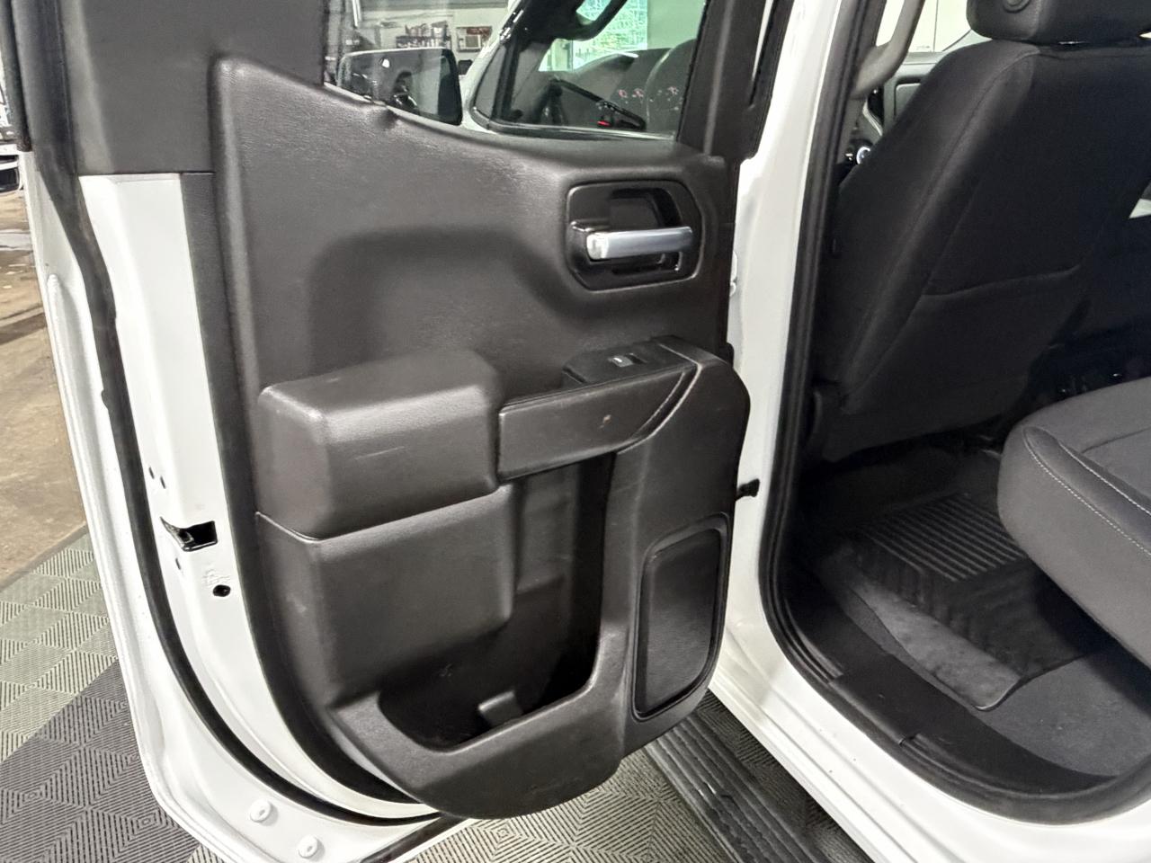 GMC Sierra 1500 4WD Double Cab 147" Pro 2023