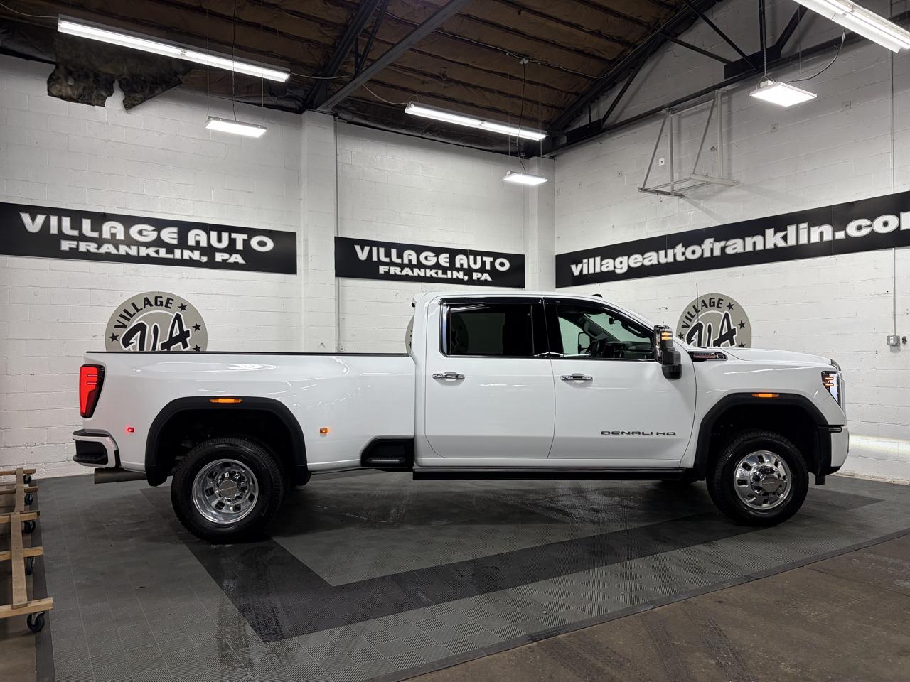 GMC Sierra 3500HD Denali Crew Cab 4WD 2026