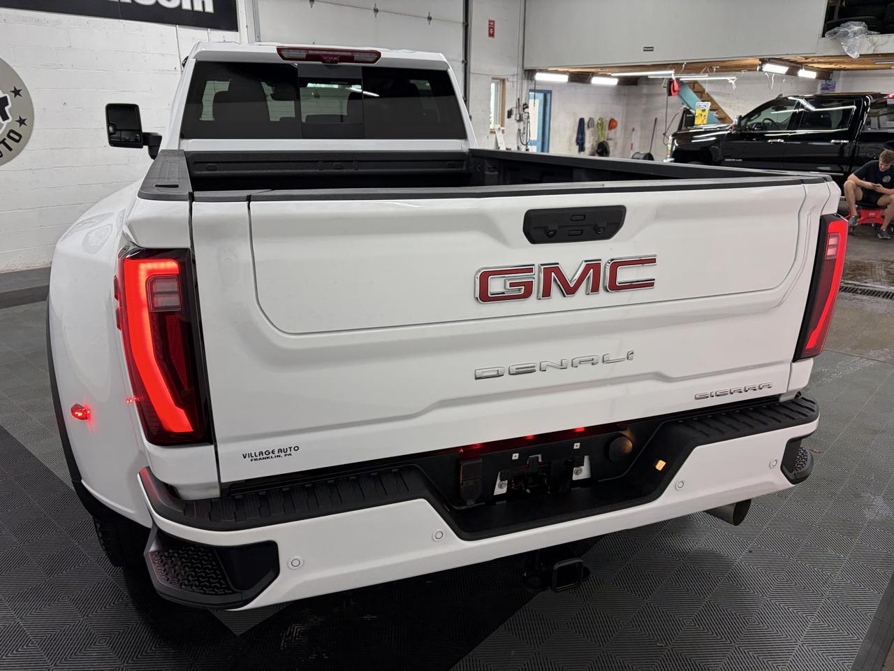 GMC Sierra 3500HD Denali Crew Cab 4WD 2026