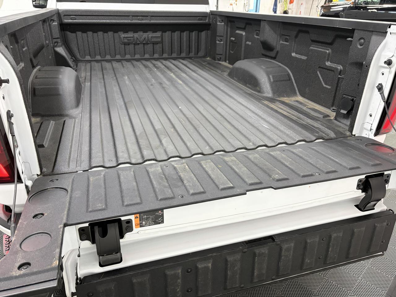 GMC Sierra 3500HD Denali Crew Cab 4WD 2026