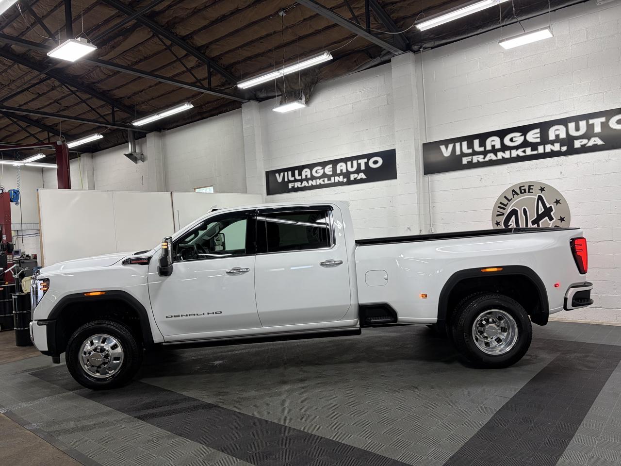 GMC Sierra 3500HD Denali Crew Cab 4WD 2026