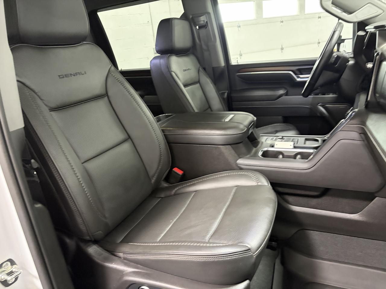 GMC Sierra 3500HD Denali Crew Cab 4WD 2026