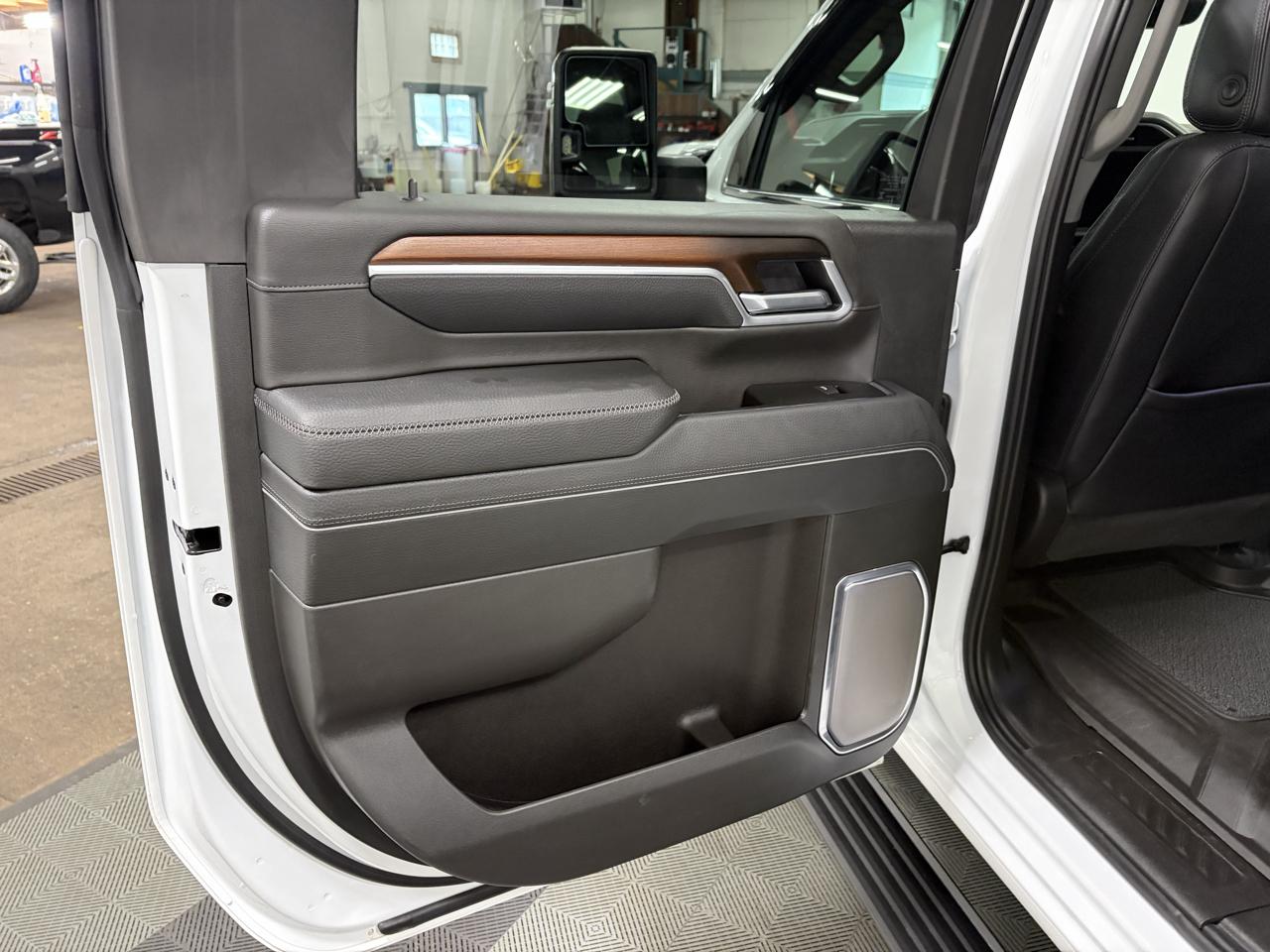 GMC Sierra 3500HD Denali Crew Cab 4WD 2026